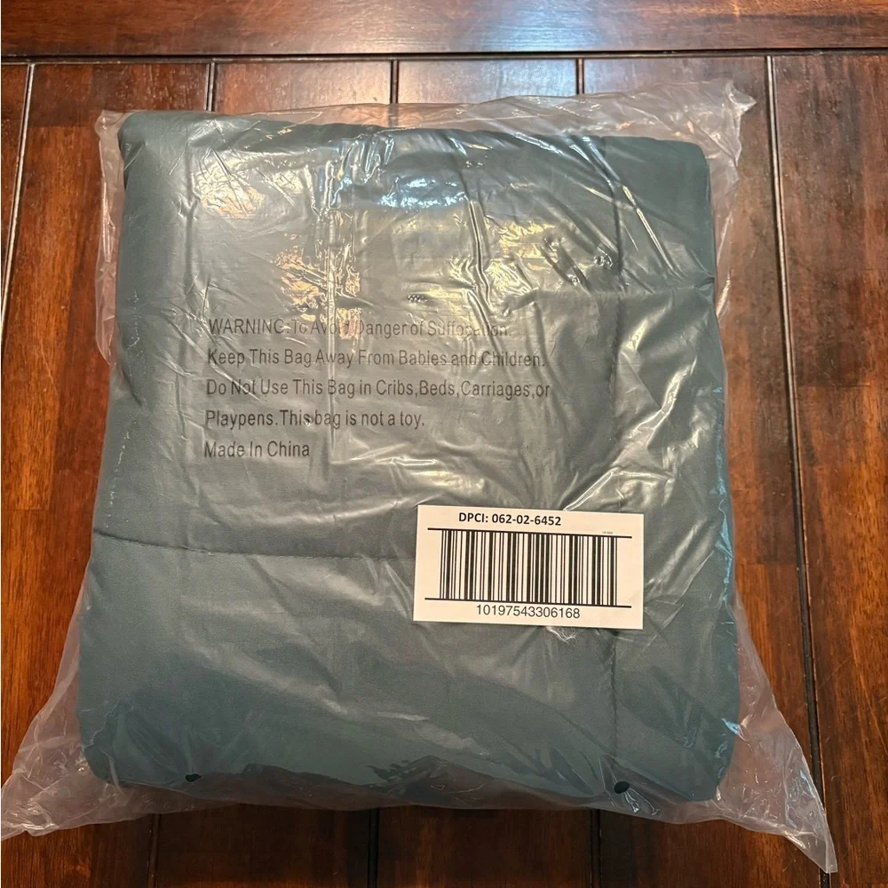 New Target 48x60 Green Polyester Quilt